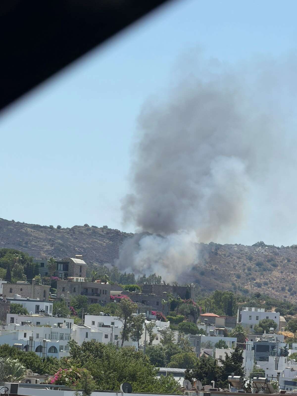 Bodrum'da Korkutan Yangın: Çöp Döküm Sahasında Söndürme Çalışmaları Sürüyor 3